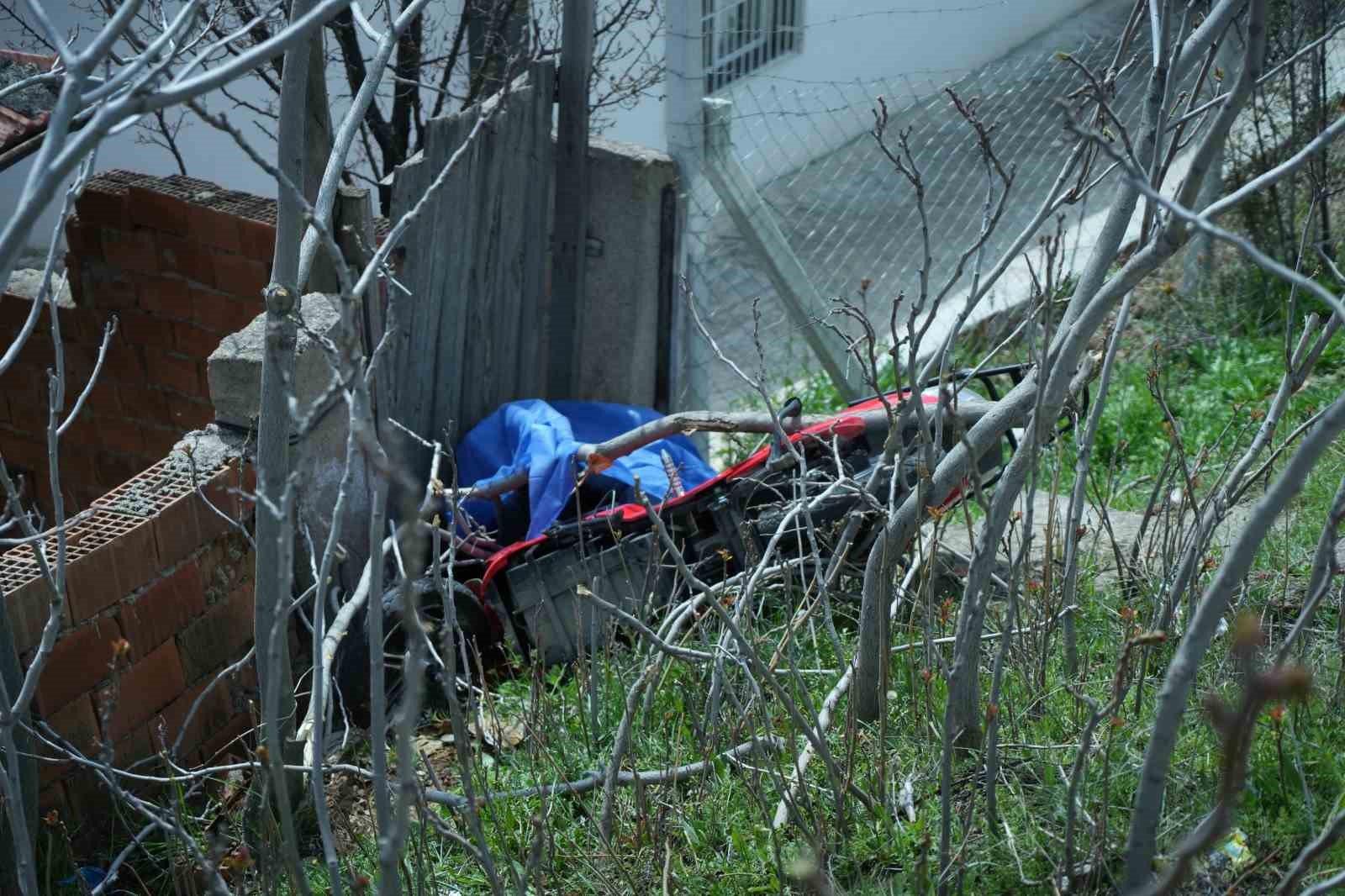 Kasksız motosiklet kullandı, kazada can verdi
