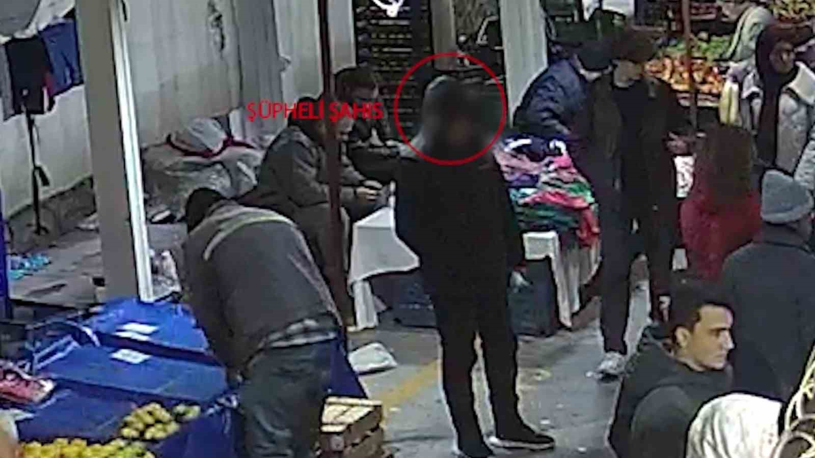 Kaşla göz arasında hırsızlık yaptı: O şüpheliyi polis yakaladı
