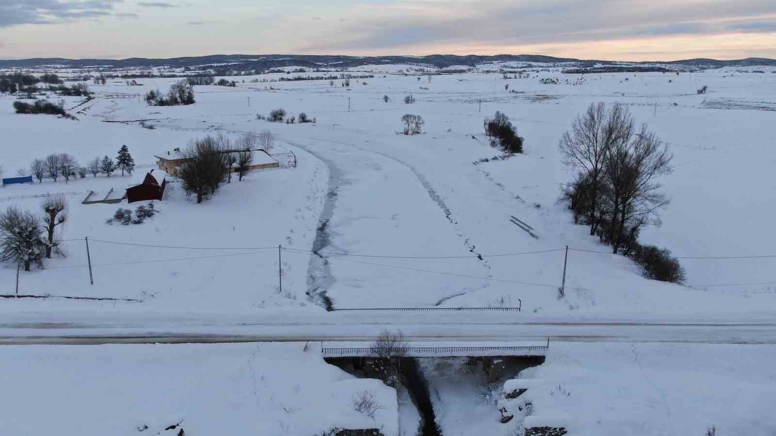 Kastamonu buz kesti: Dereler, barajlar ve göletler dondu
