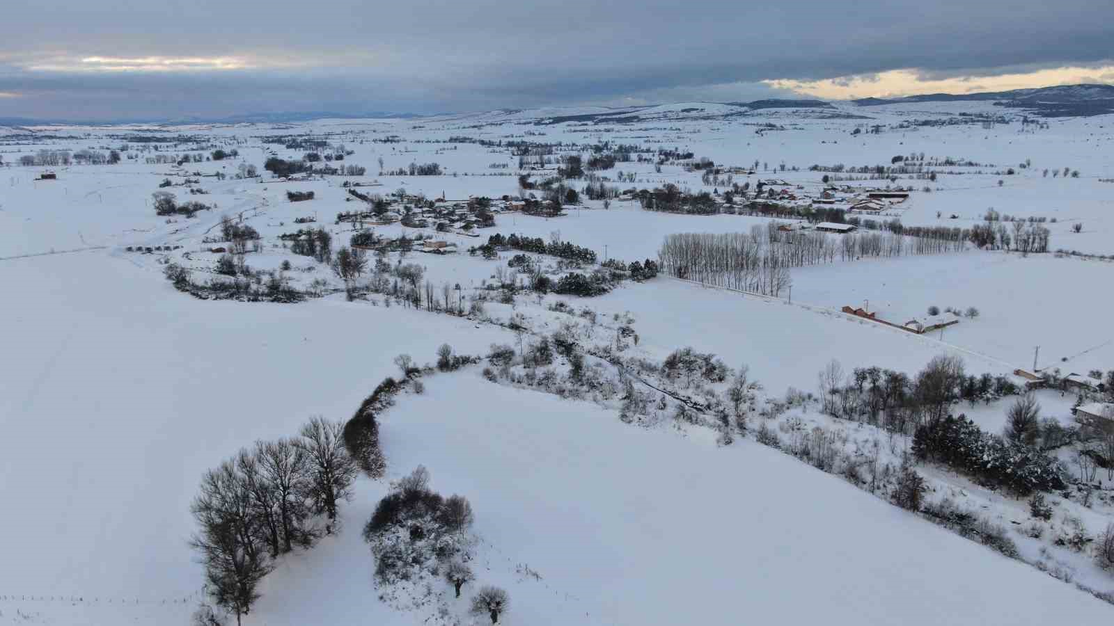 Kastamonu buz kesti: Dereler, barajlar ve göletler dondu
