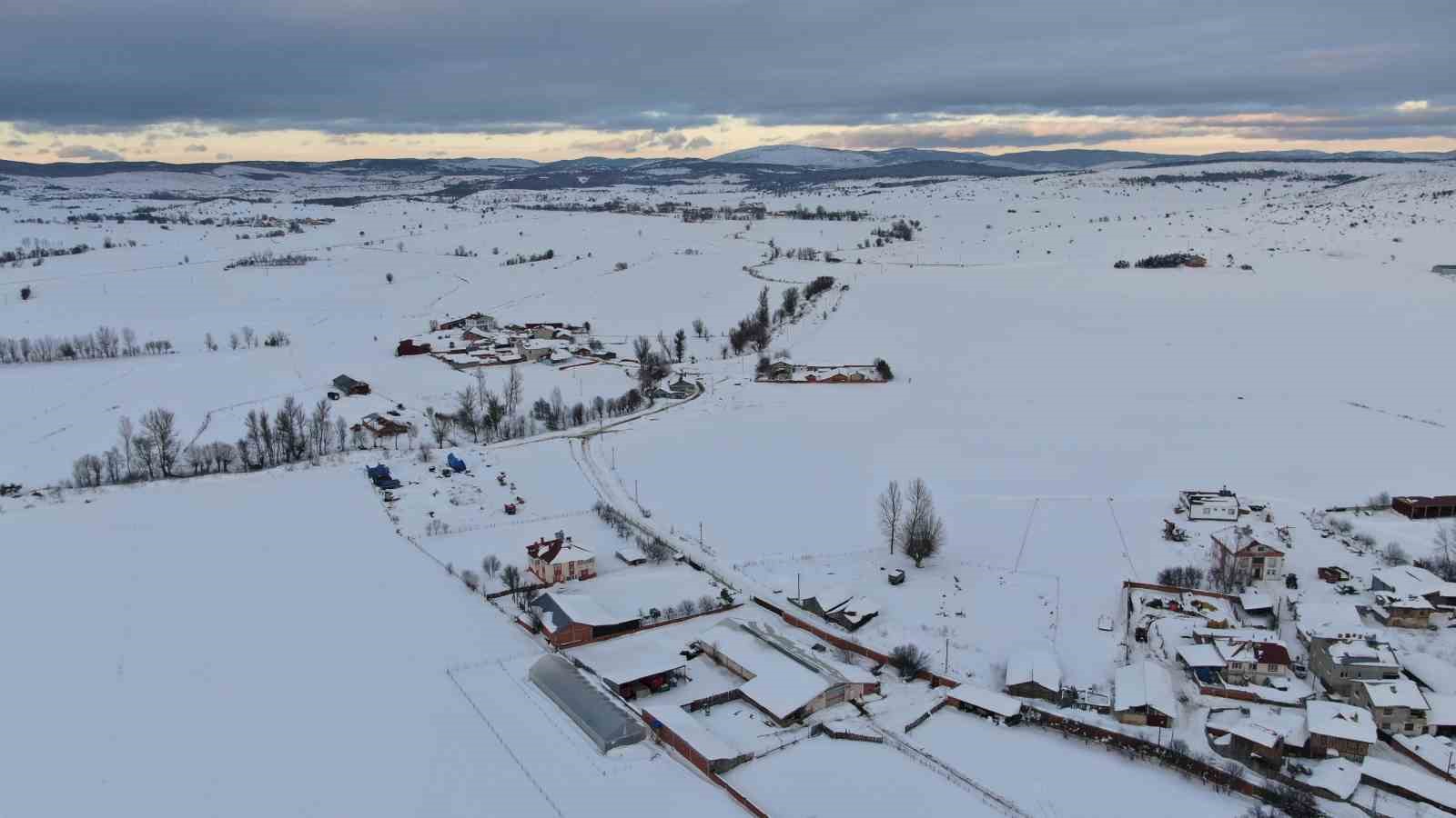 Kastamonu buz kesti: Dereler, barajlar ve göletler dondu
