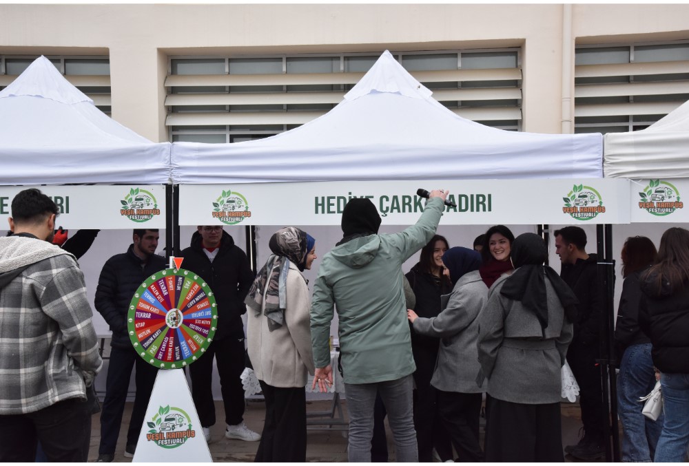 Kastamonu Üniversitesi’nde "çevre tırı" öğrencilerle buluştu
