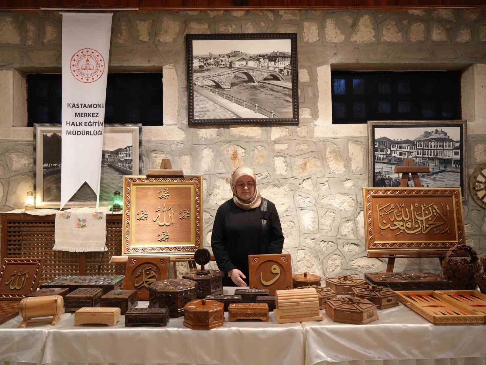 Kastamonu’da ahşap sanatıyla yapılan ürünlere yoğun ilgi
