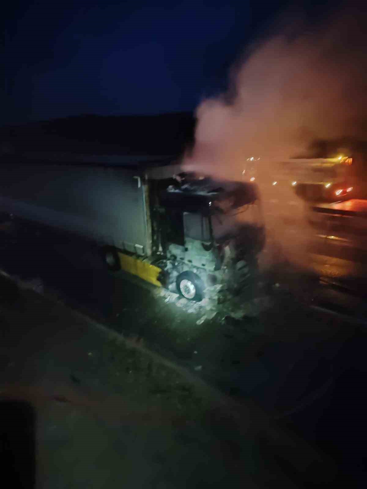 Kastamonu’da alevlere teslim olan seyir kullanılamaz hale geldi
