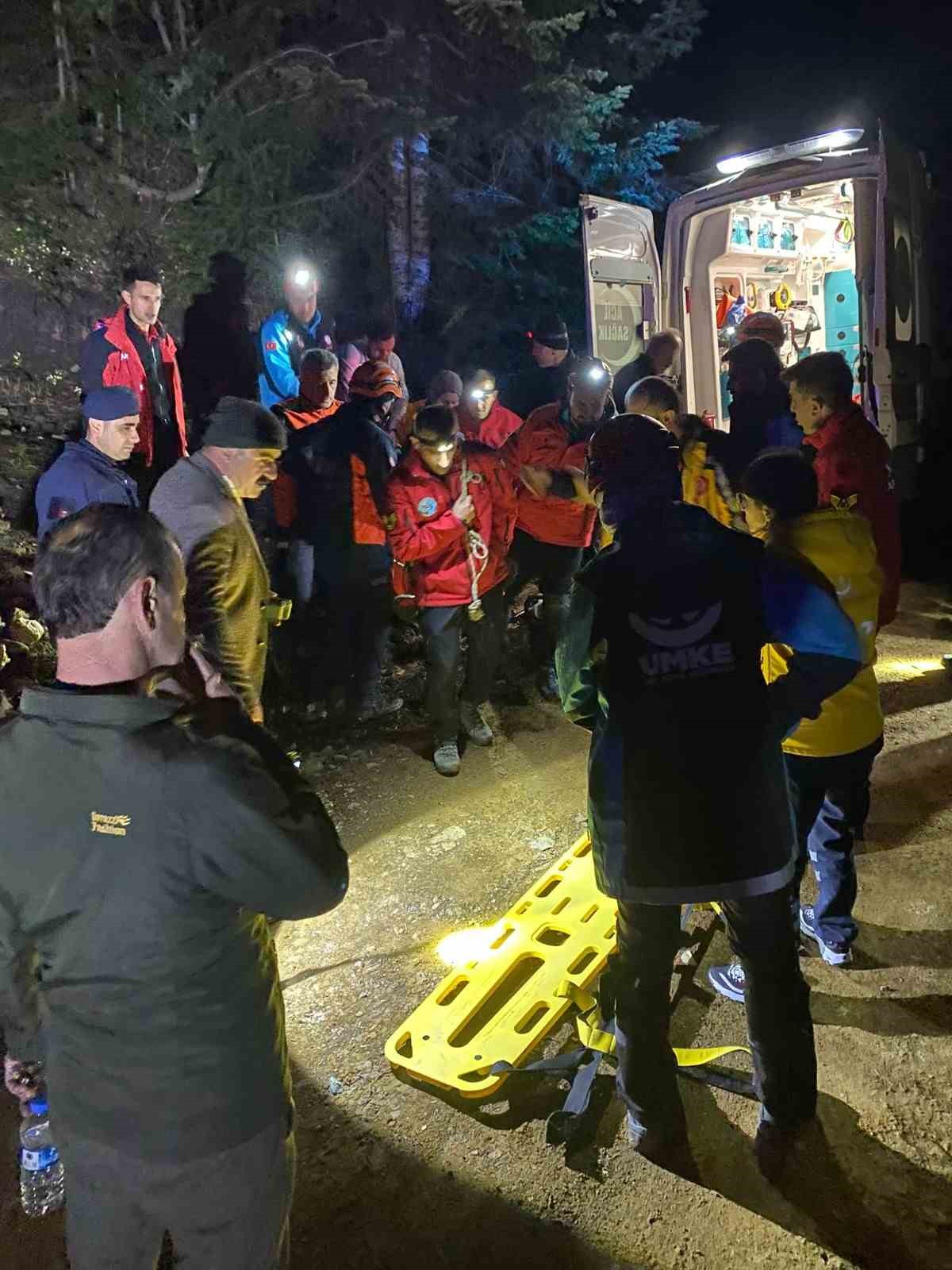 Kastamonu’da dağlık alanda uçurumdan düşen genç için ekipler seferber oldu
