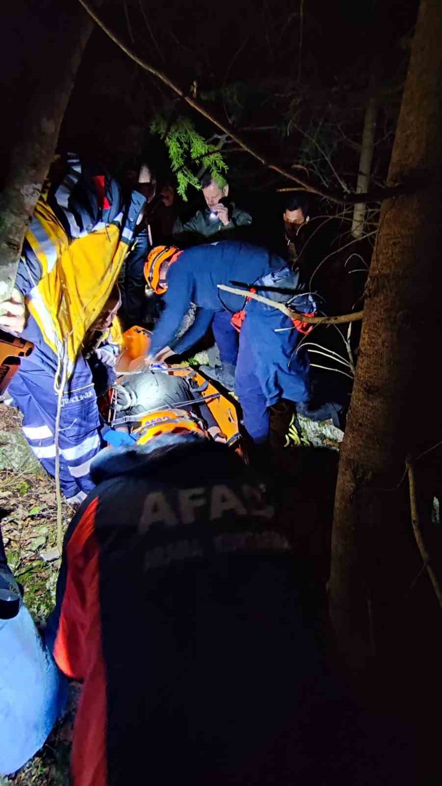 Kastamonu’da dağlık alanda uçurumdan düşen genç için ekipler seferber oldu
