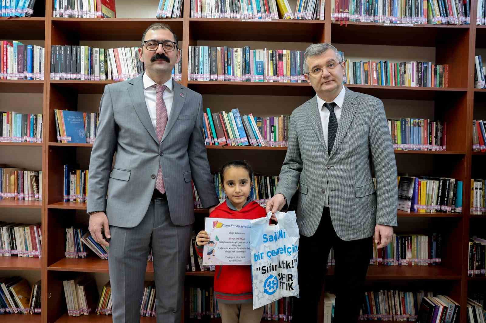 Kastamonu’da en çok kitap okuyan öğrenciler ödüllendirildi
