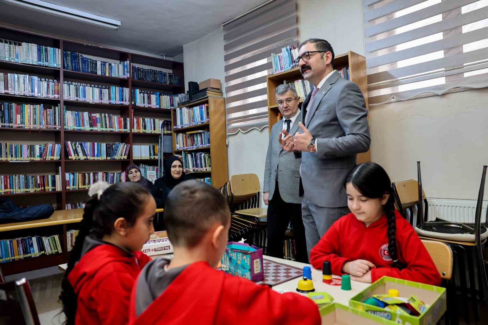 Kastamonu’da en çok kitap okuyan öğrenciler ödüllendirildi
