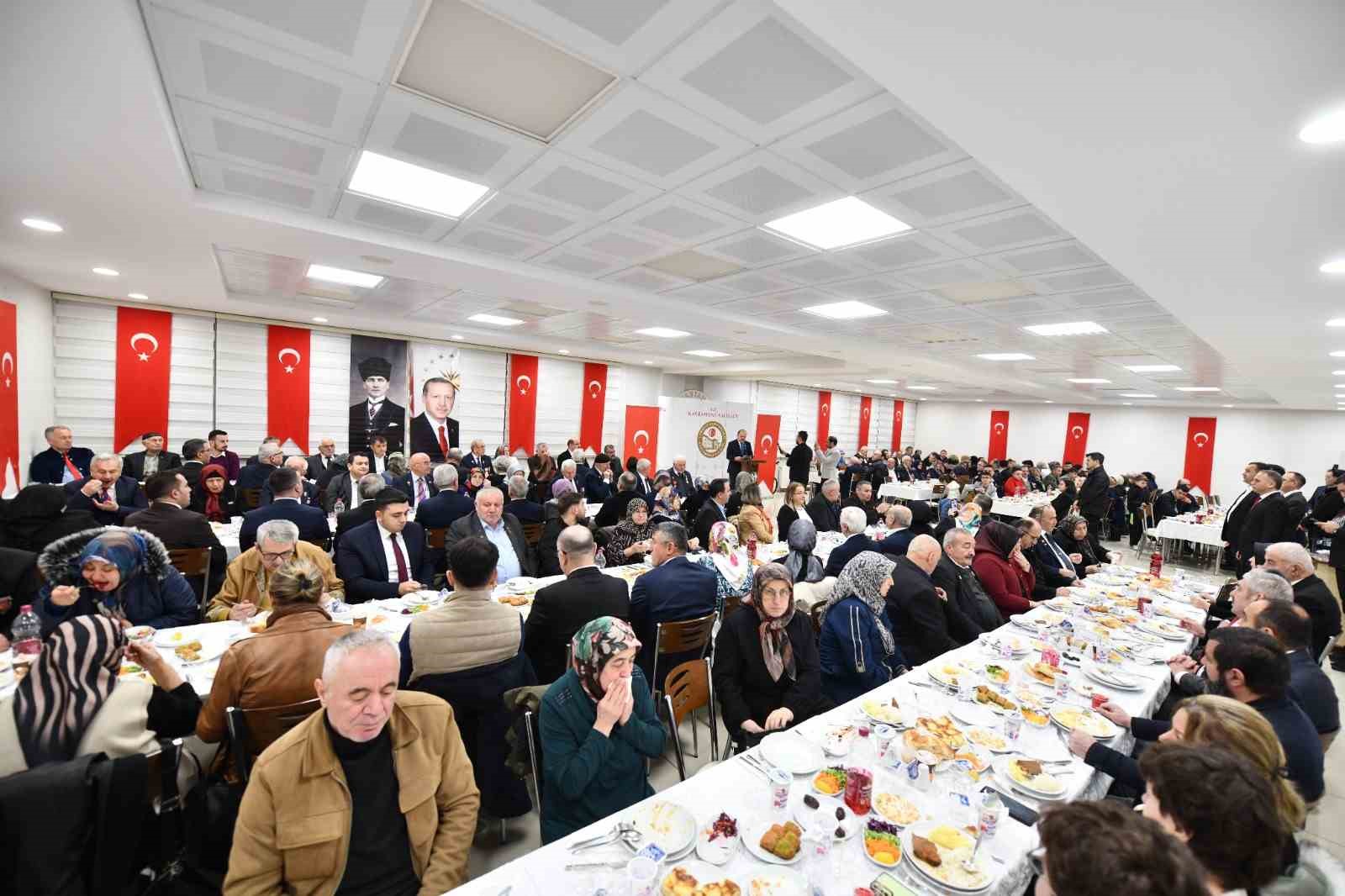 Kastamonu’da gaziler ve şehit yakınları iftar sofrasında buluştu
Kastamonu’da gaziler ve şehit yakınları iftar sofrasında buluştu