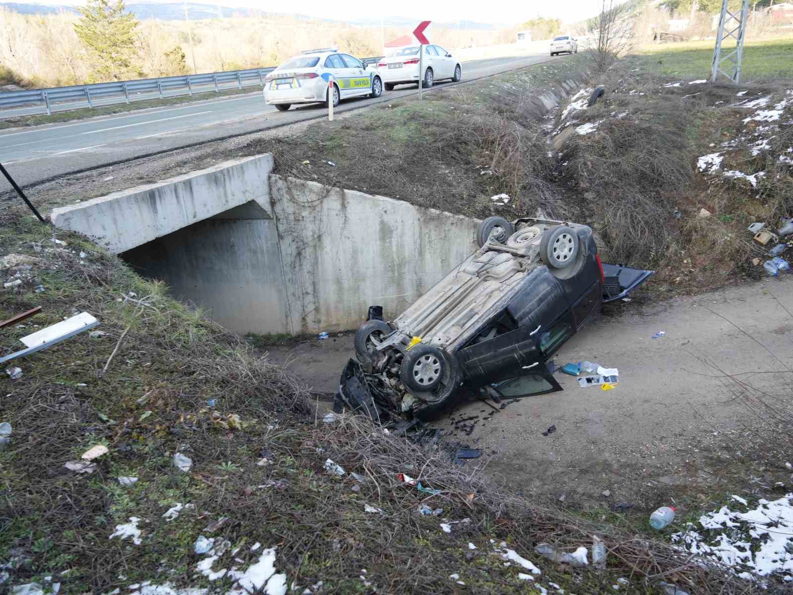 Kastamonu’da hafif ticari araç şarampole uçtu: 1 ölü
