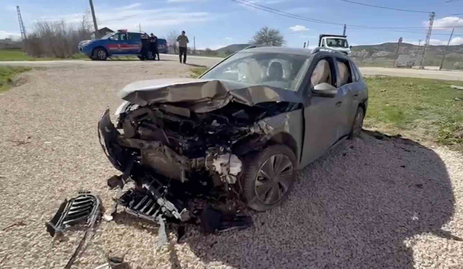 Kastamonu’da iki otomobil çarpıştı: 3 yaralı
