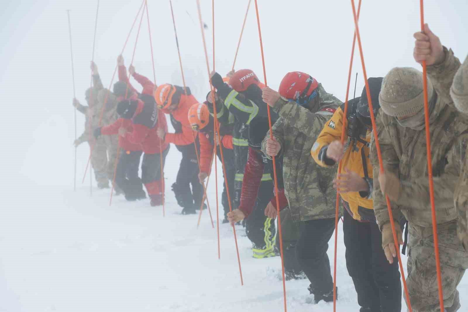 Kastamonu’da Ilgaz Dağı’nda "Çığda Arama Kurtarma" tatbikatı gerçekleştirildi
