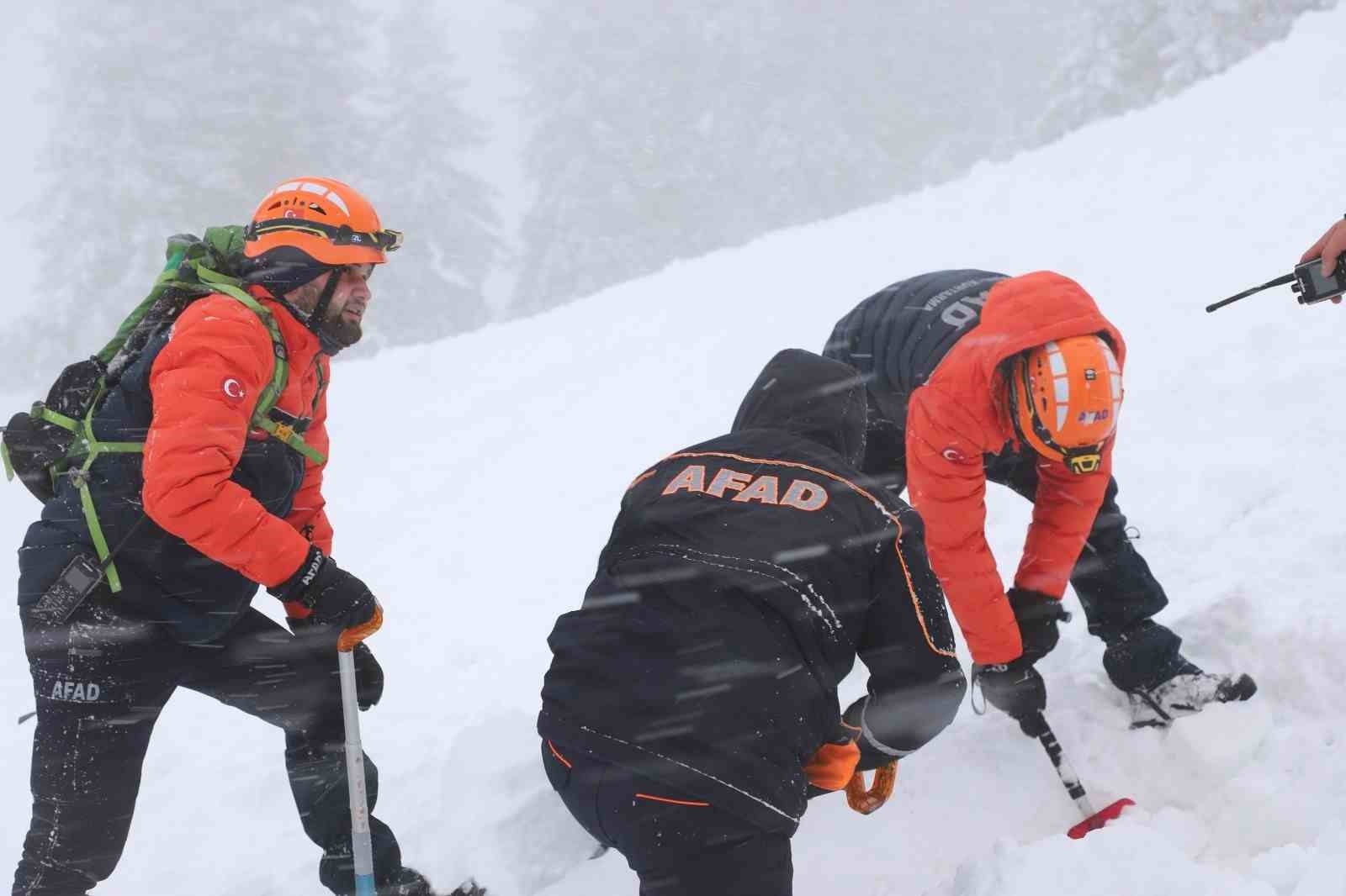 Kastamonu’da Ilgaz Dağı’nda "Çığda Arama Kurtarma" tatbikatı gerçekleştirildi
