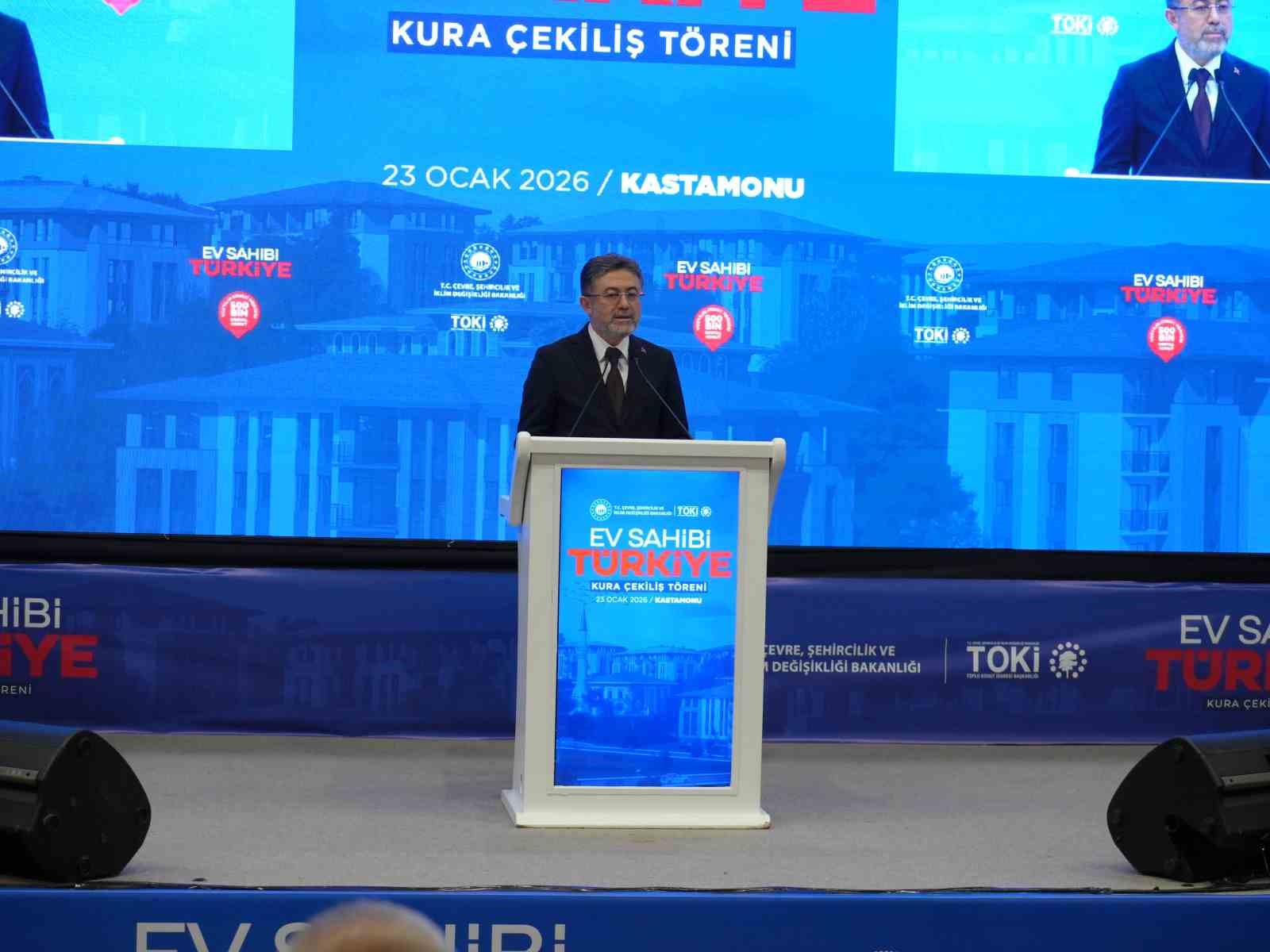 Kastamonu’da inşa edilecek 2 bin 380 konutun kuraları çekildi
Kastamonu’da inşa edilecek 2 bin 380 konutun kuraları çekildi