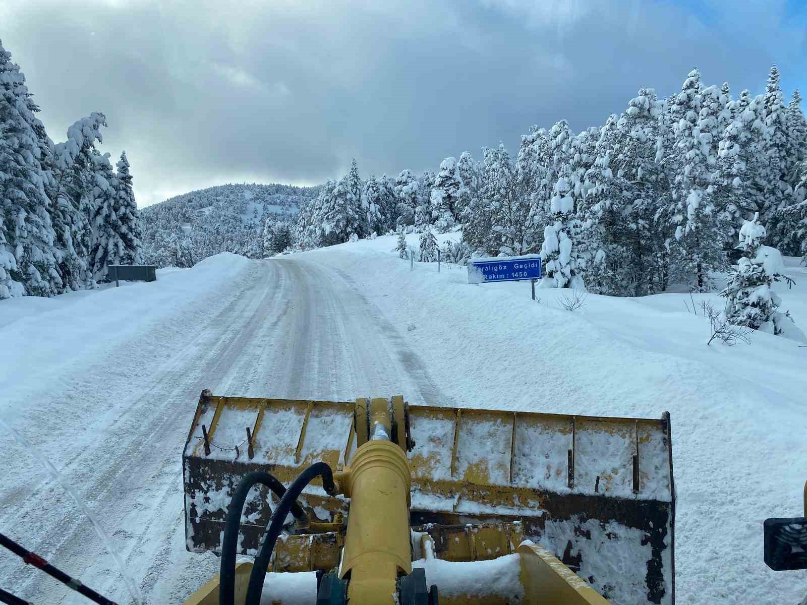 Kastamonu’da kar sebebiyle 611 köye ulaşım sağlanamıyor
