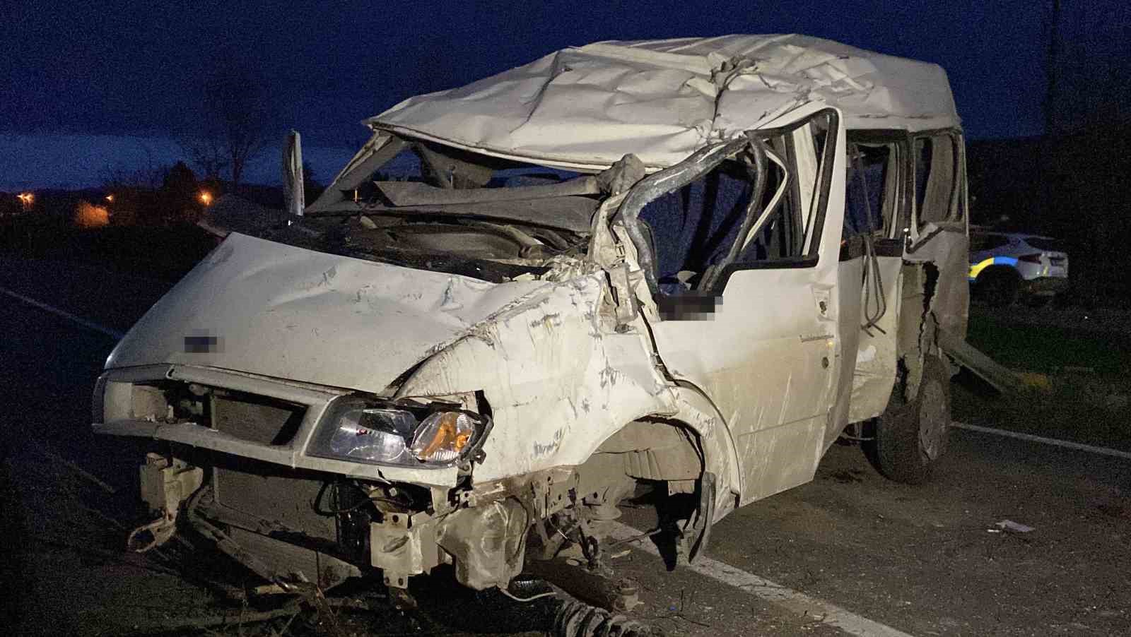 Kastamonu’da minibüs ile hafif ticari araç çarpıştı: 7 yaralı
