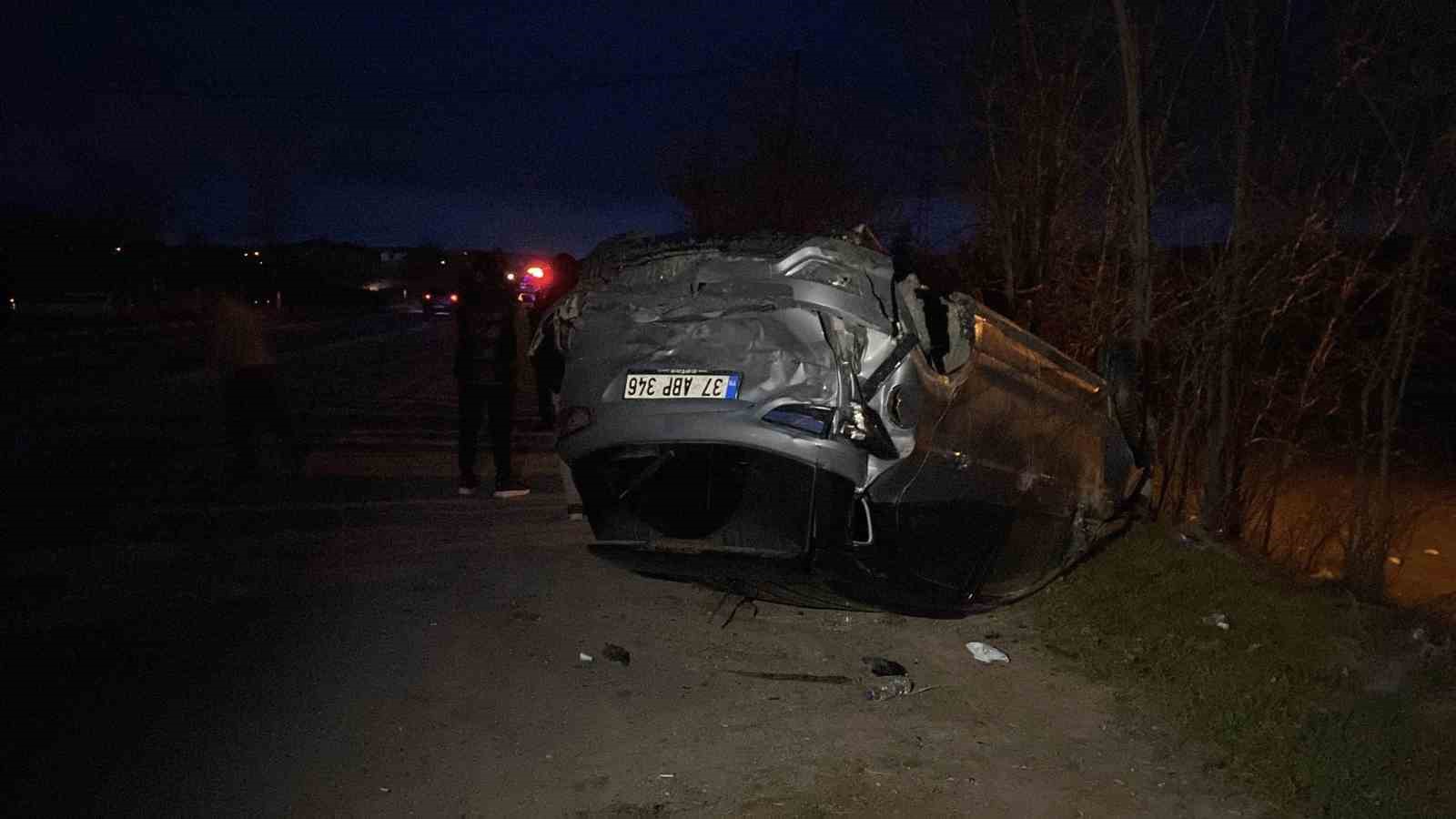 Kastamonu’da minibüs ile hafif ticari araç çarpıştı: 7 yaralı
