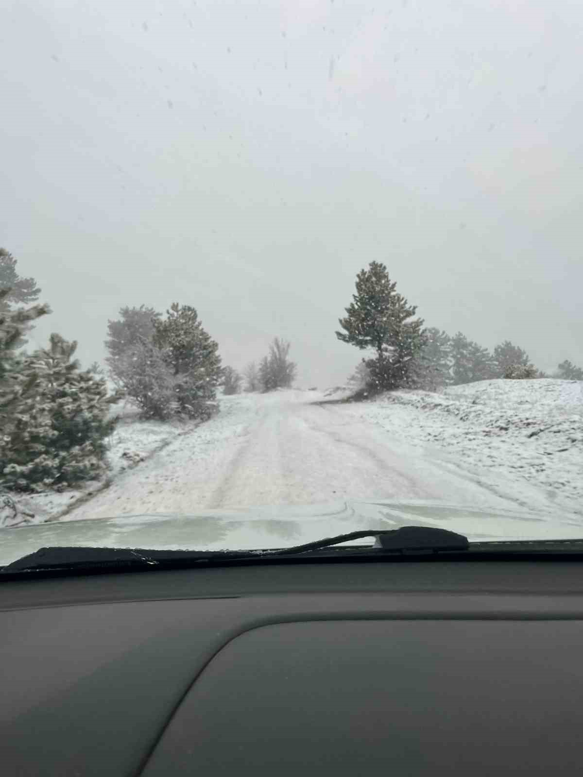 Kastamonu’da Nisan sonunda kar sürprizi
