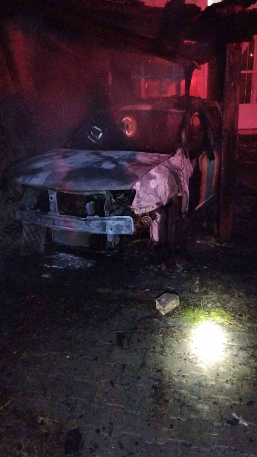 Kastamonu’da park halindeki cip yandı
