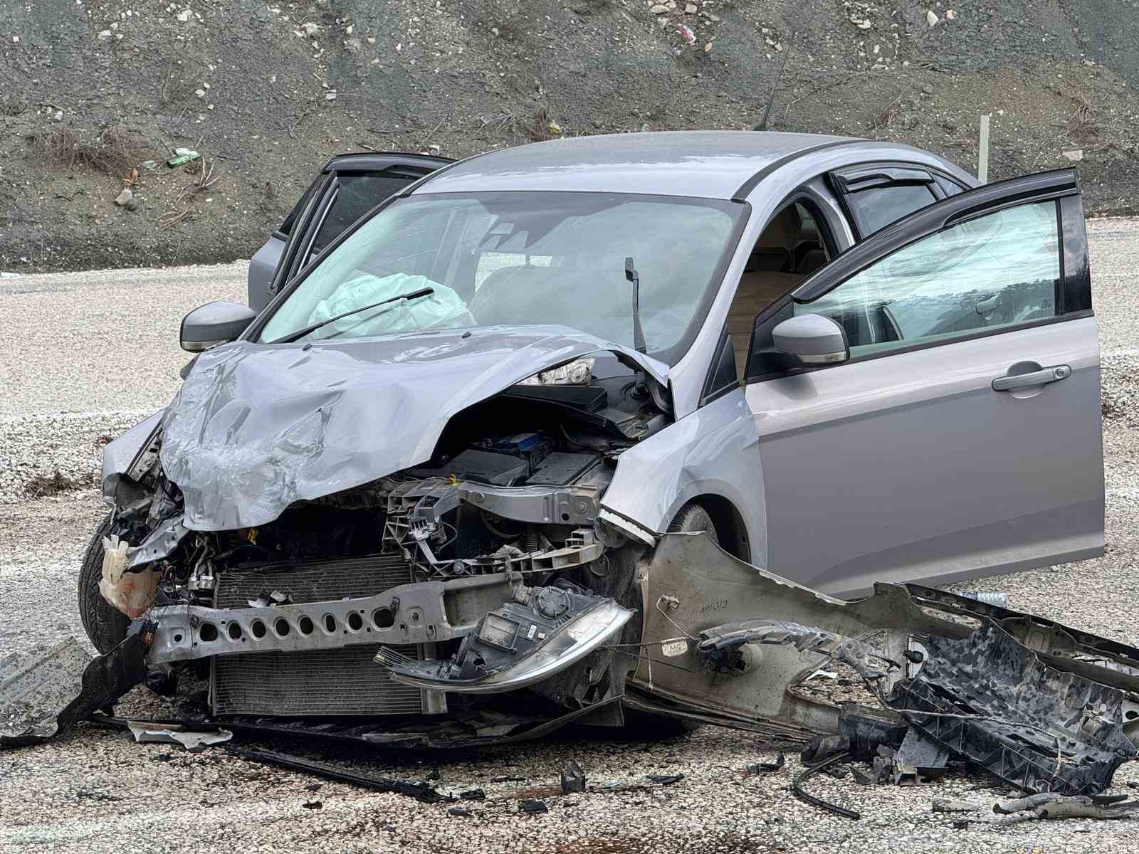 Kastamonu’da pikap ile otomobil çarpıştı: Eski belediye başkanı yaralandı
