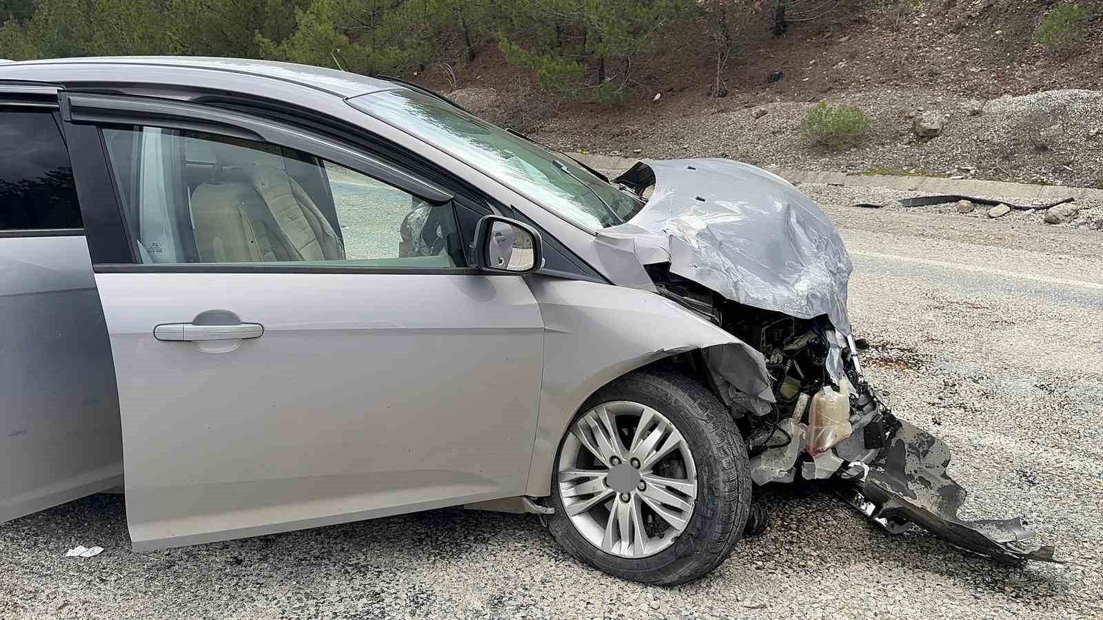 Kastamonu’da pikap ile otomobil çarpıştı: Eski belediye başkanı yaralandı

