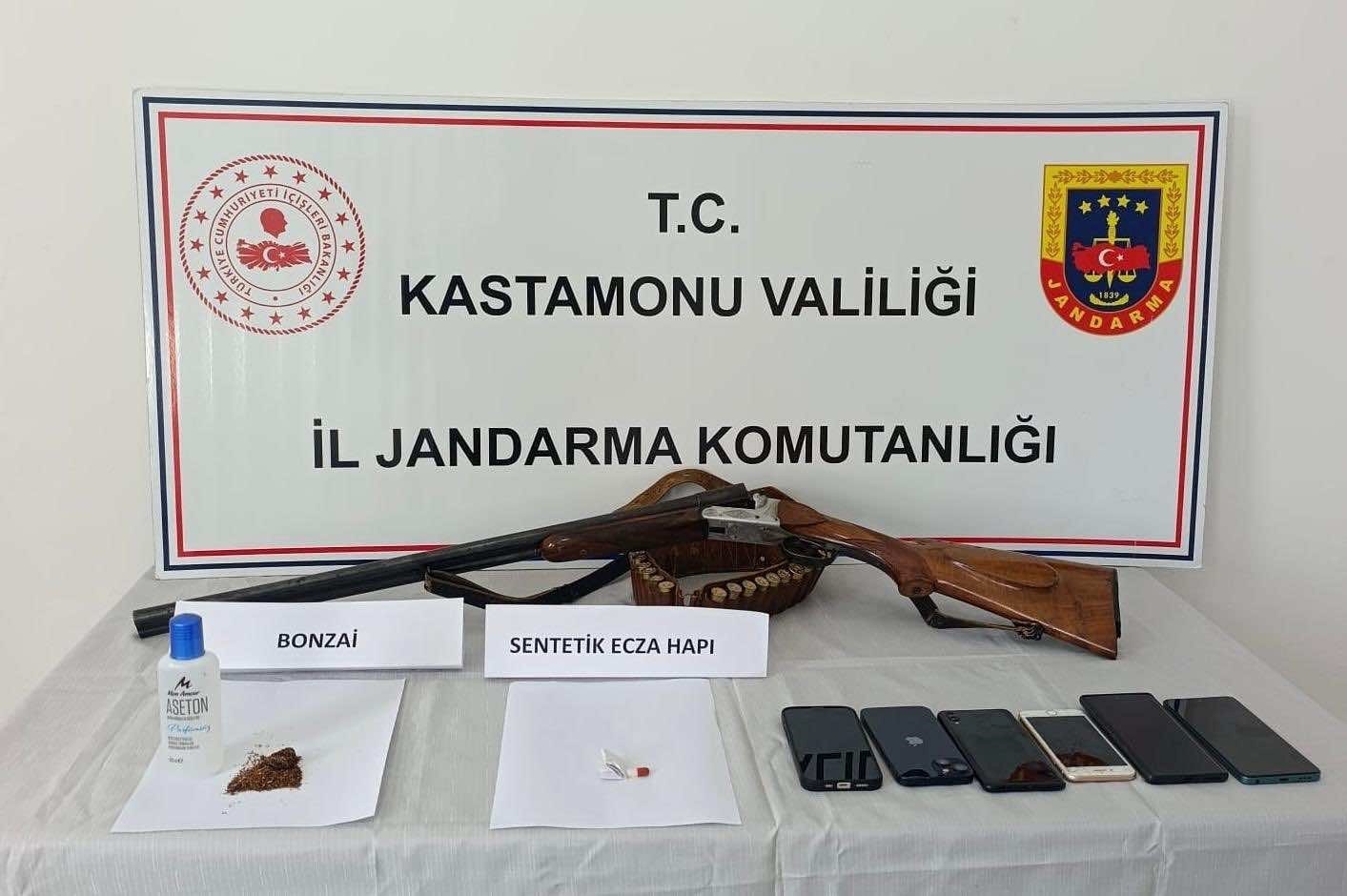 Kastamonu’da uyuşturucu operasyonu: 11 gözaltı
