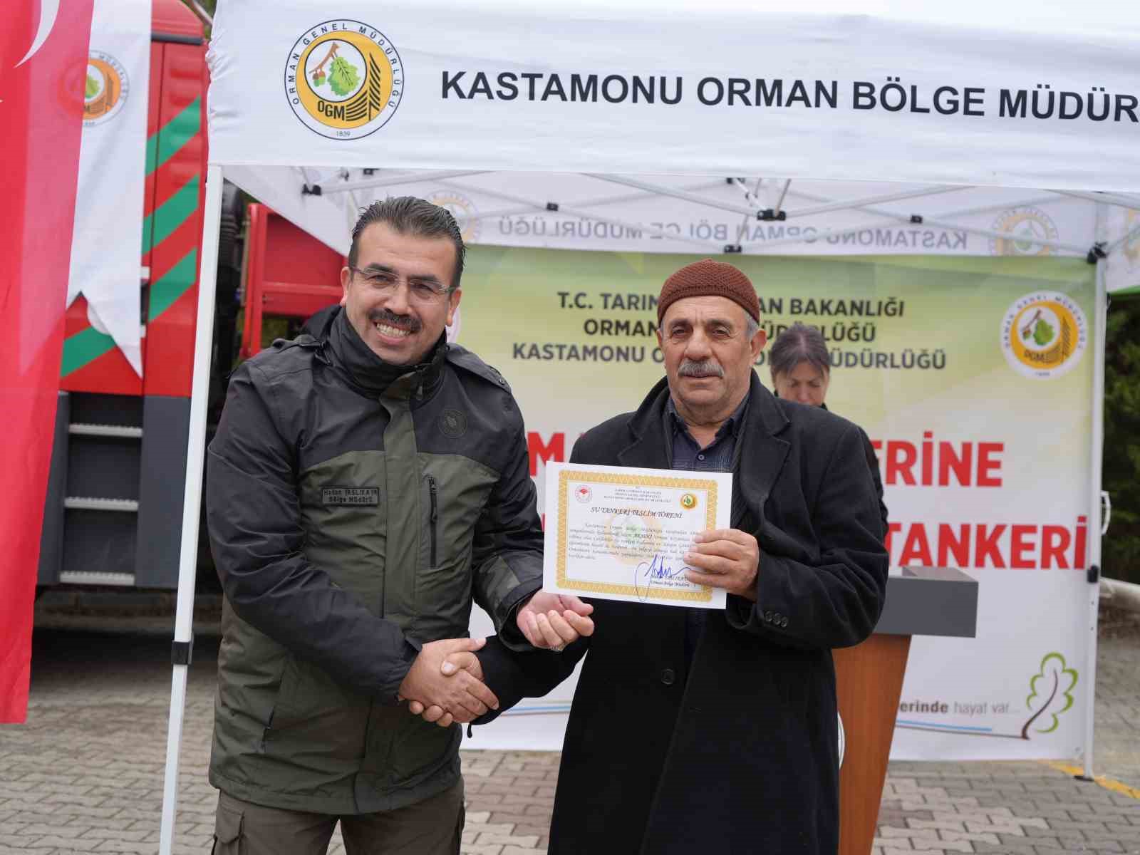 Kastamonu’da yangına hassas köylere 20 su tankeri dağıtıldı
Kastamonu’da yangına hassas köylere 20 su tankeri dağıtıldı