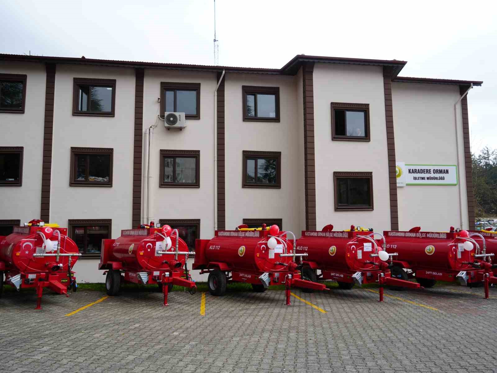 Kastamonu’da yangına hassas köylere 20 su tankeri dağıtıldı
Kastamonu’da yangına hassas köylere 20 su tankeri dağıtıldı