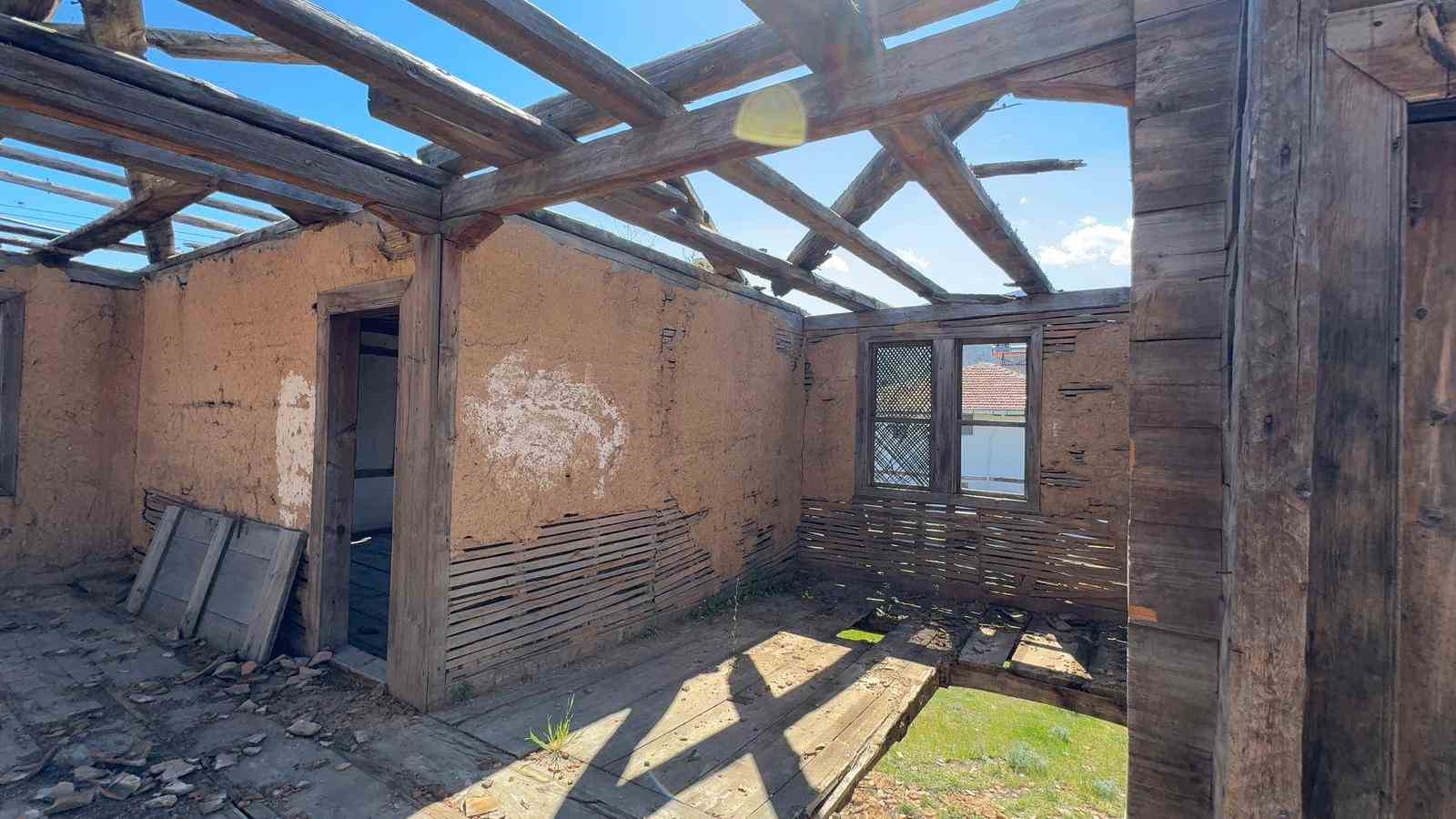 Kastamonu’da yıkılma tehlikesi bulunan tescilli tarihi konak için yıkım kararı
