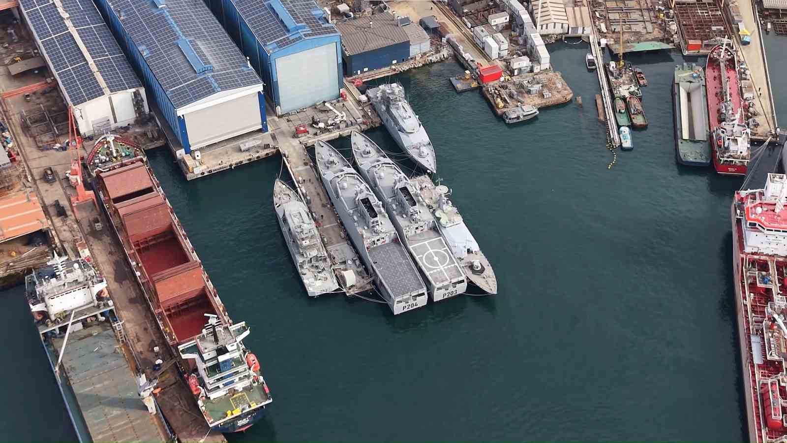 Katar için üretilen hücumbotları suya indirildi
