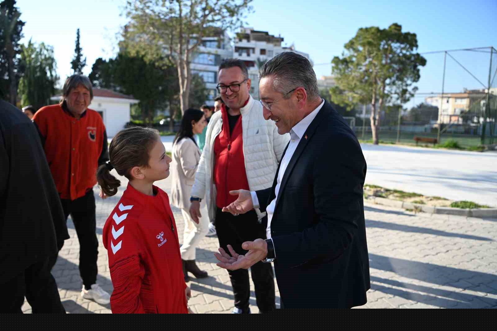Katar’da mahsur kalan Türk sporcular memleketine döndü
