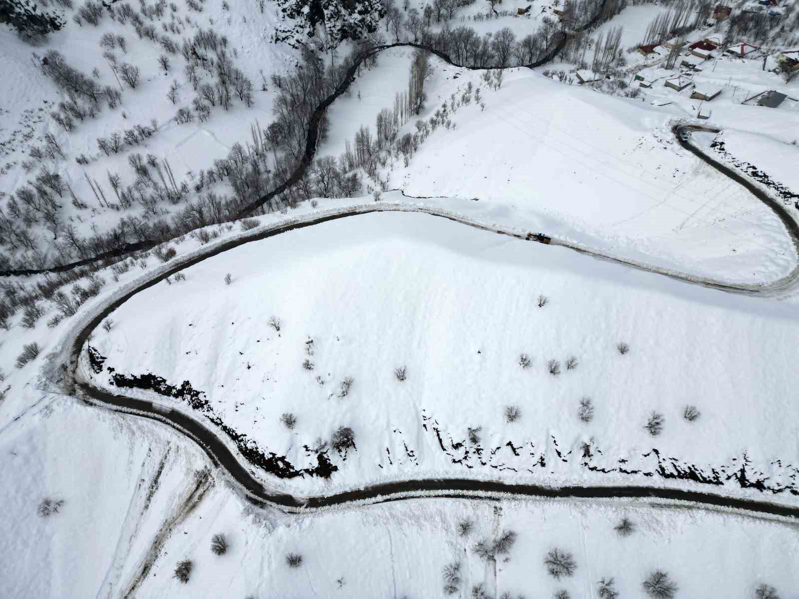 Kato Dağı beyaz gelinliğini giydi, ortaya seyrine doyumsuz manzaralar çıktı
