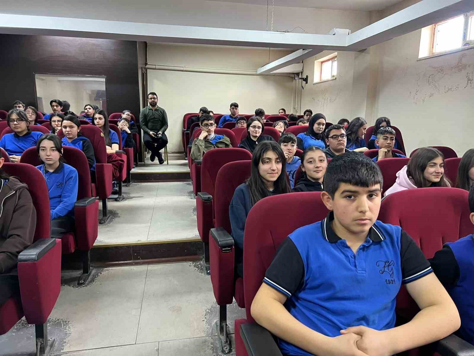 KATSO Başkanı Kadir Bozan, Kariyer Günlerinde öğrencilerle buluştu
