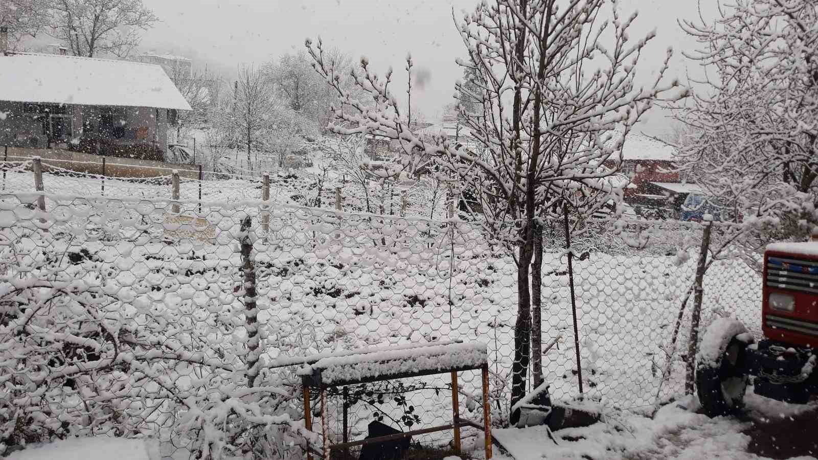 Kavak’ta kar yağışı
