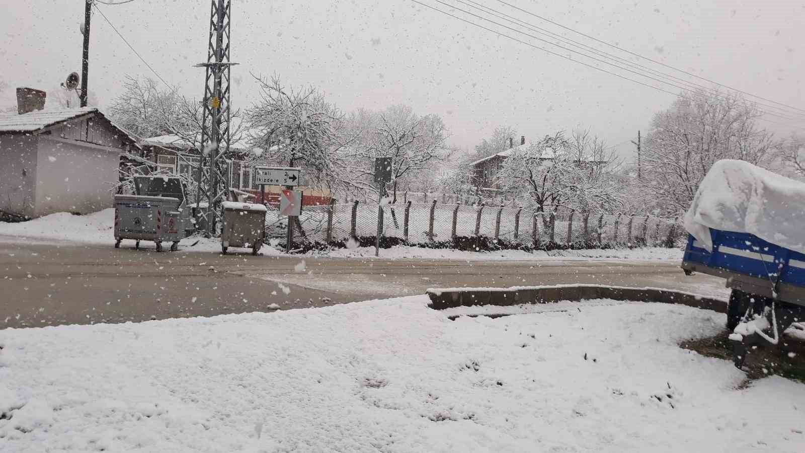 Kavak’ta kar yağışı
