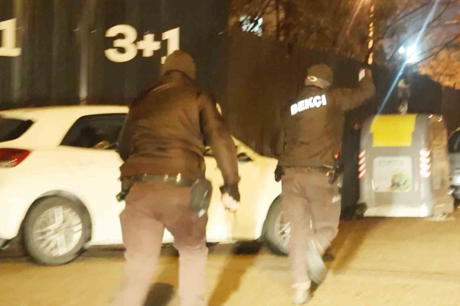 Kavga edip kaçtılar, polisin kovalamacasıyla yakalandılar
