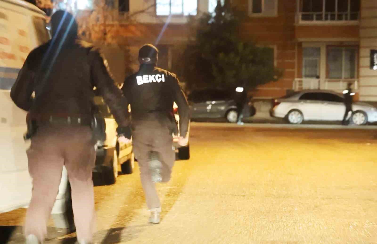 Kavga edip kaçtılar, polisin kovalamacasıyla yakalandılar
