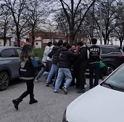 Kavga ihbarına giden polisler pastayla karşılandı
