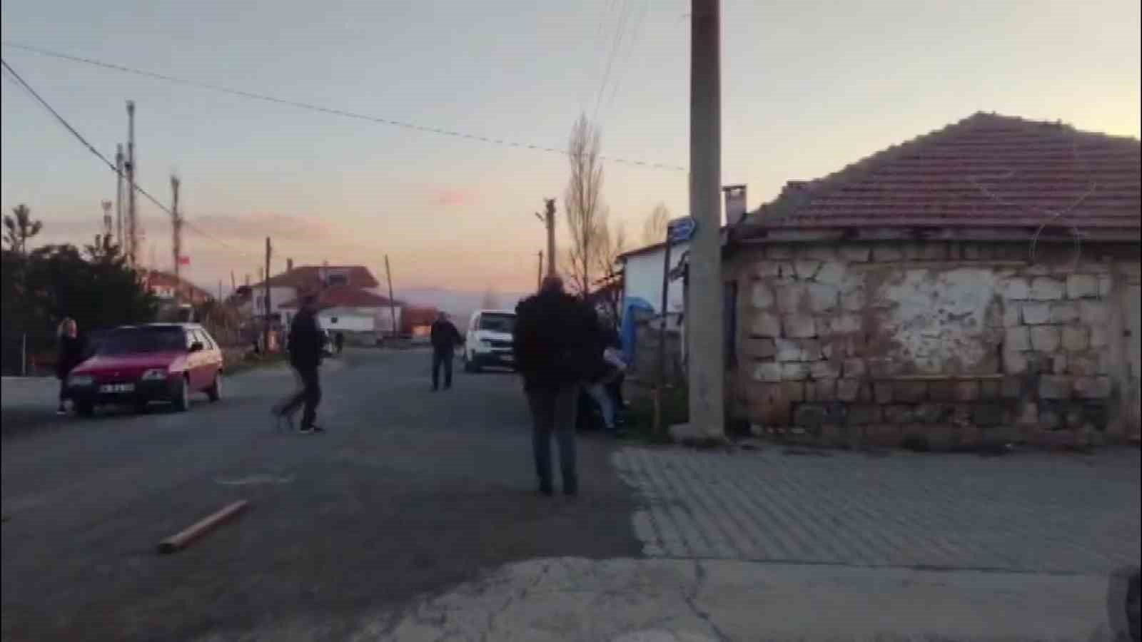 Kavgayı ayırmaya gelen polisleri davul-zurnayla karşıladılar
