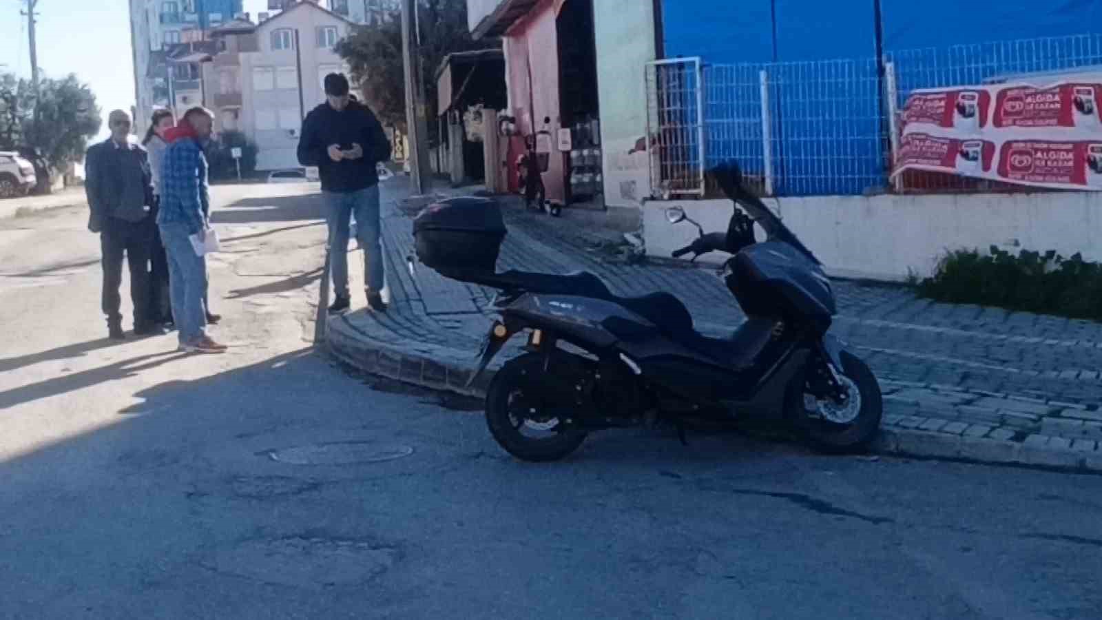 Kavşağa giren motosikletliyi fark etmeyerek çarptı: 1 yaralı
