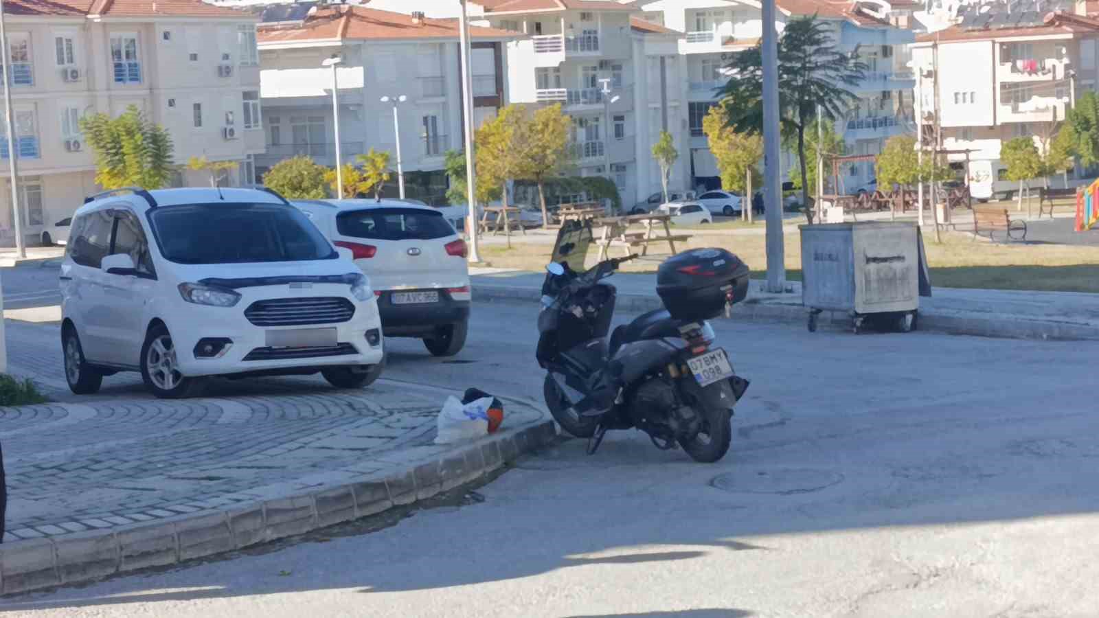 Kavşağa giren motosikletliyi fark etmeyerek çarptı: 1 yaralı
