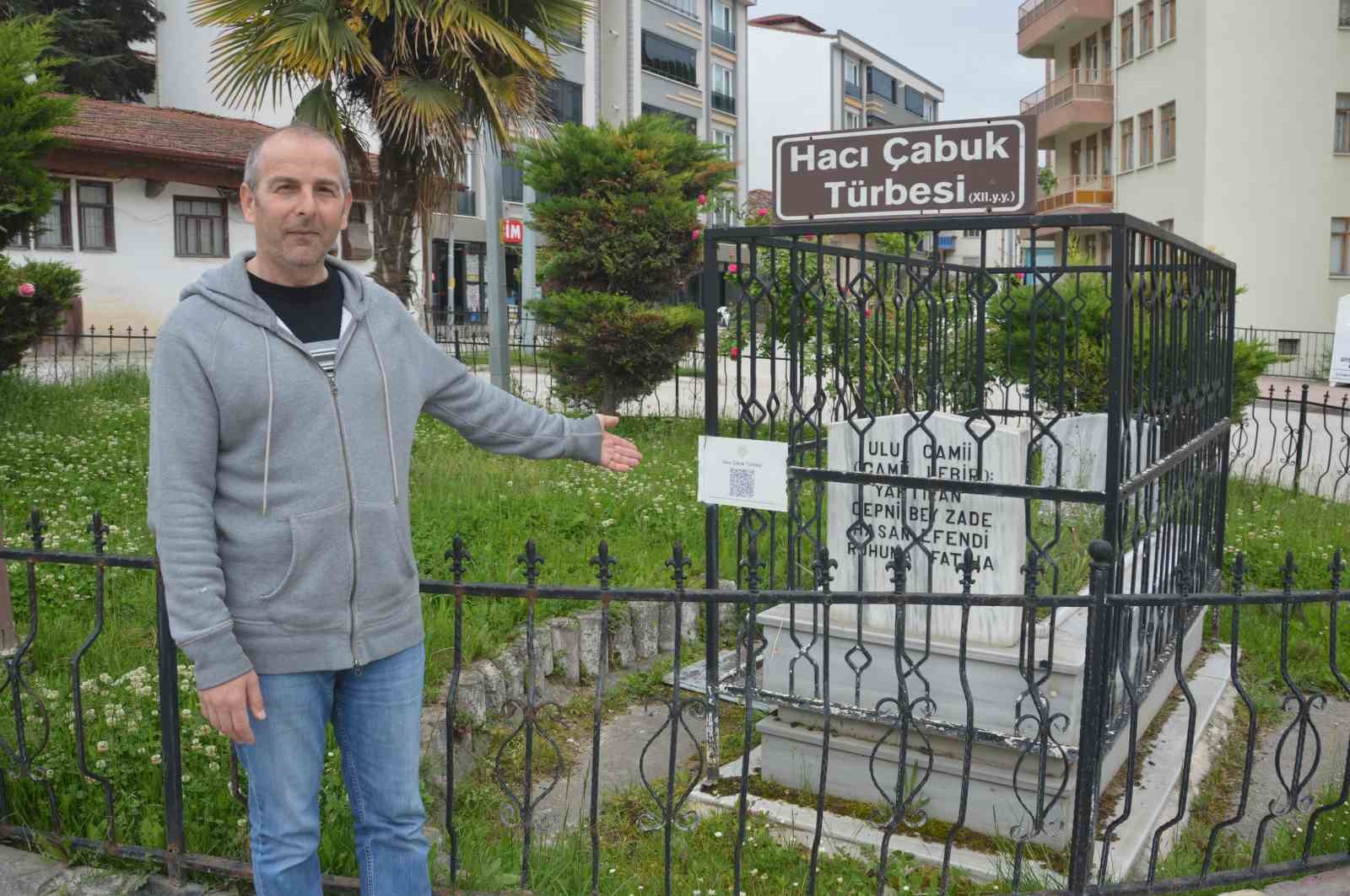 Kavşak ortasında kalan tarihi mezar için ihya çalışması başlatıldı
