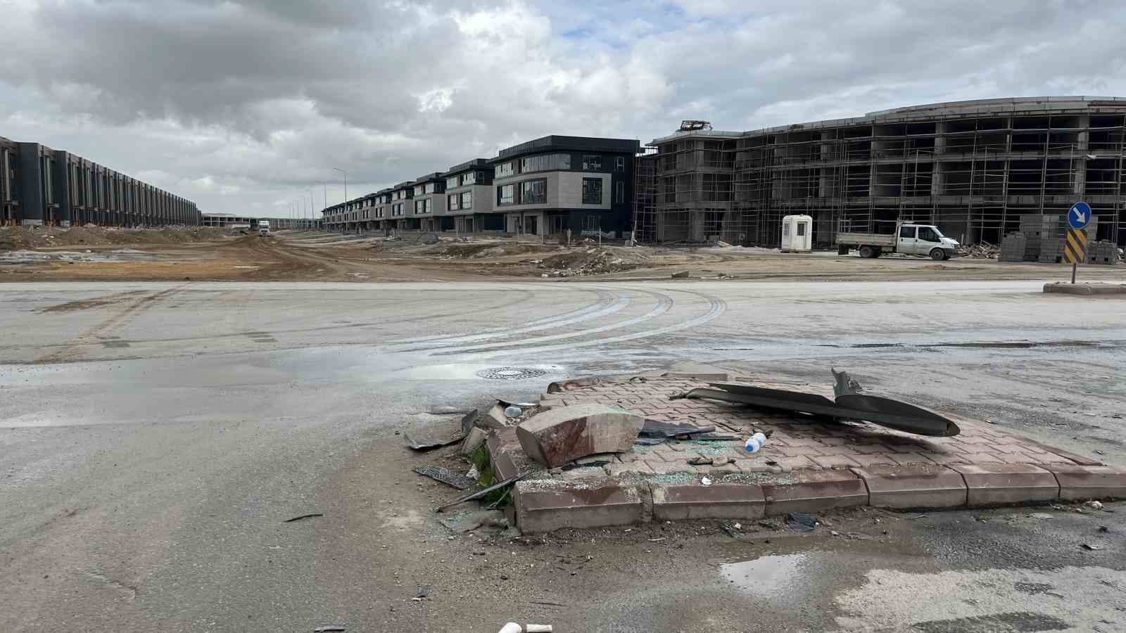 Kavşakta takla attıran kaza ucuz atlatıldı
