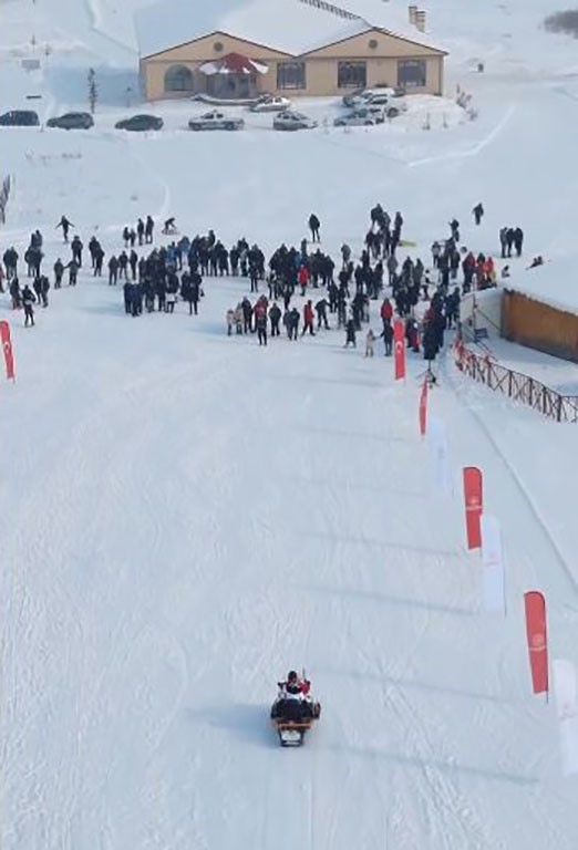 Kayak sezonu açıldı, Vali kayak severleri davet etti
