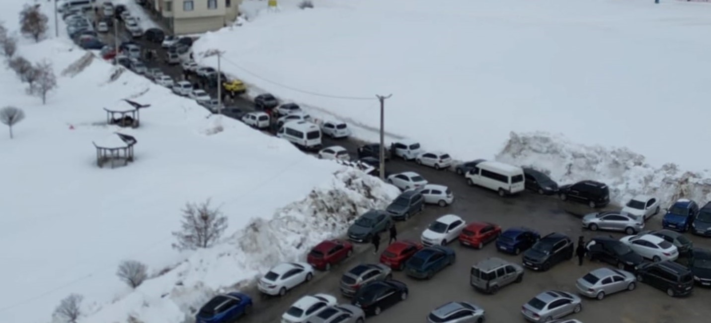 Kayak tesislerindeki yoğunluk havadan görüntülendi
