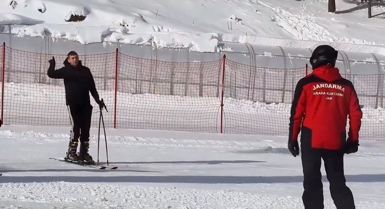 Kayak tutkunlarının güvenliği JAK timlerine emanet
