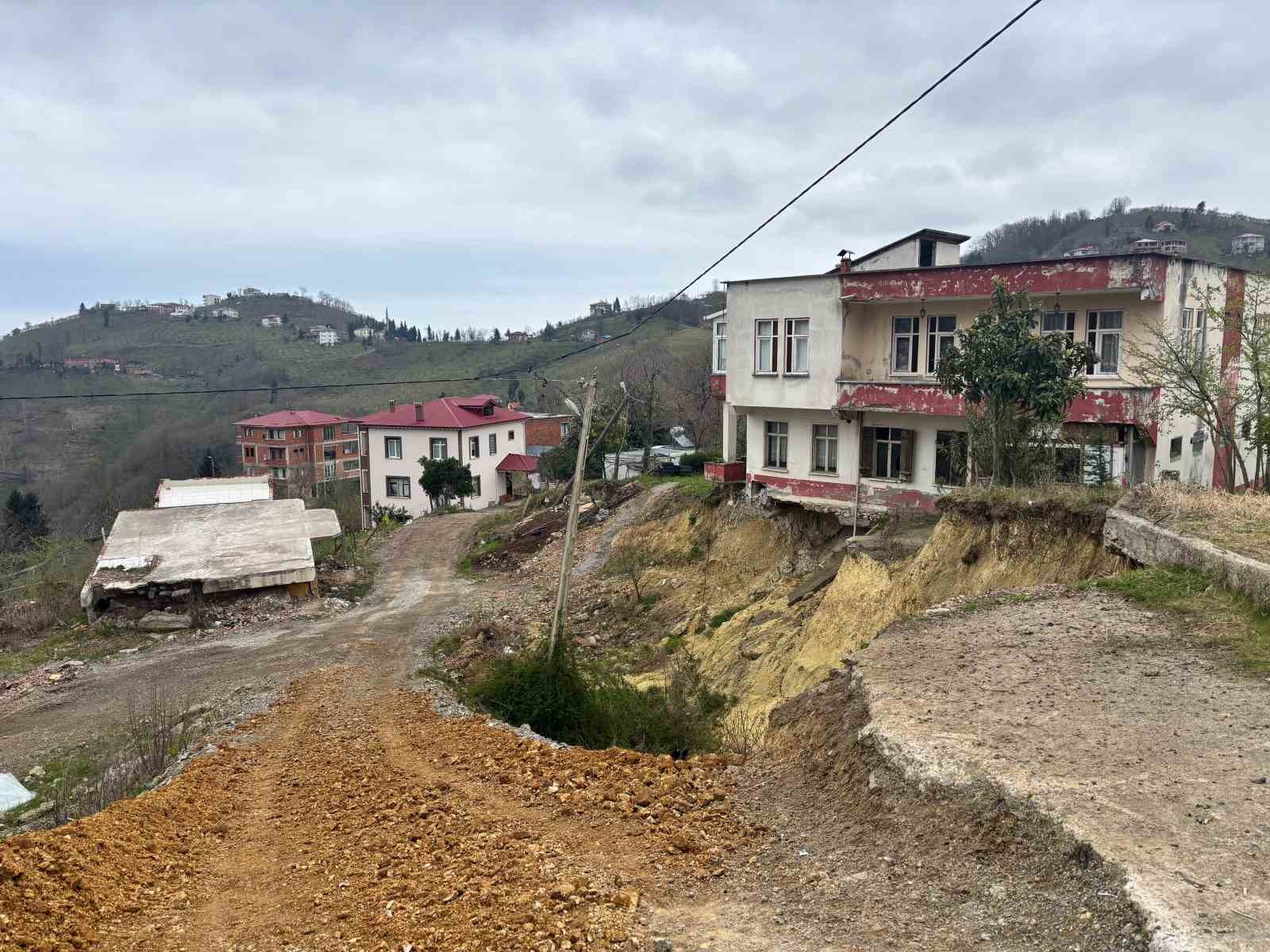 Kayan mahalleye konteyner desteği
