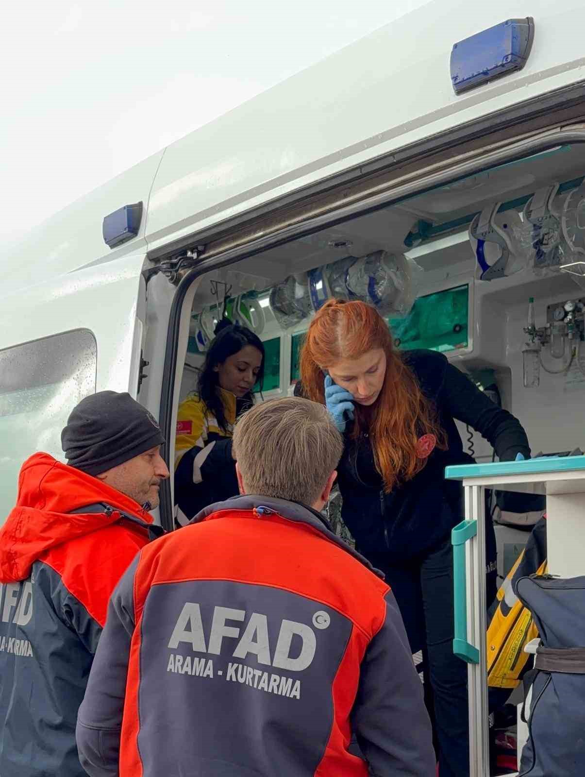 Kaybolan Alzheimer hastası yaşlı adam sulama kanalı kenarında bulundu
