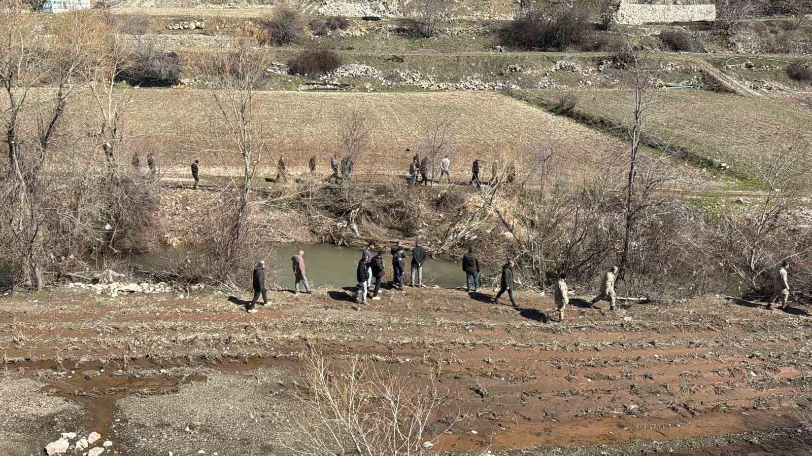 Kaybolan otizmli çocuk için HES kapakları açıldı
