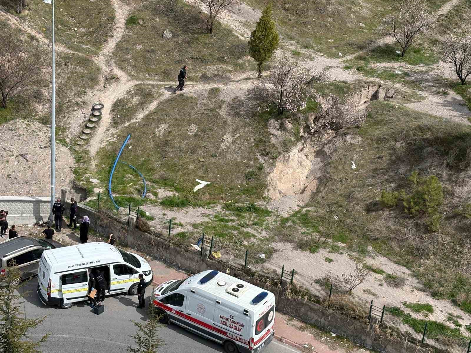 Kayıp olarak aranan genç, dağlık alanda ölü bulundu
